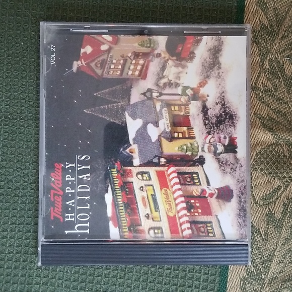 🎄TRUE VALUE CHRISTMAS CD - Picture 2 of 6